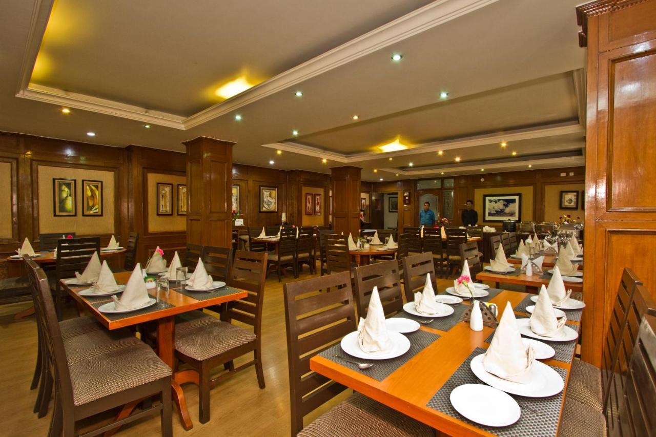Hotel Broadways Inn Manali  Exterior photo