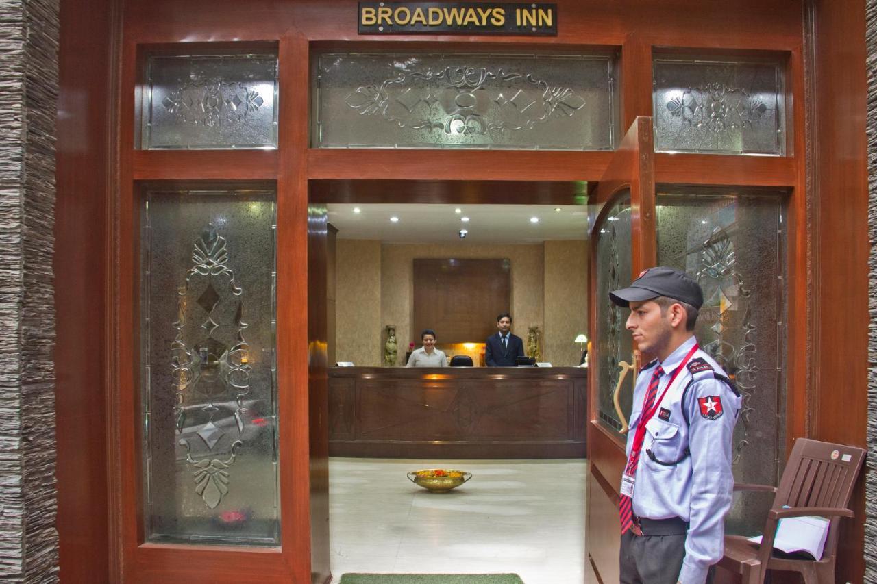 Hotel Broadways Inn Manali  Exterior photo