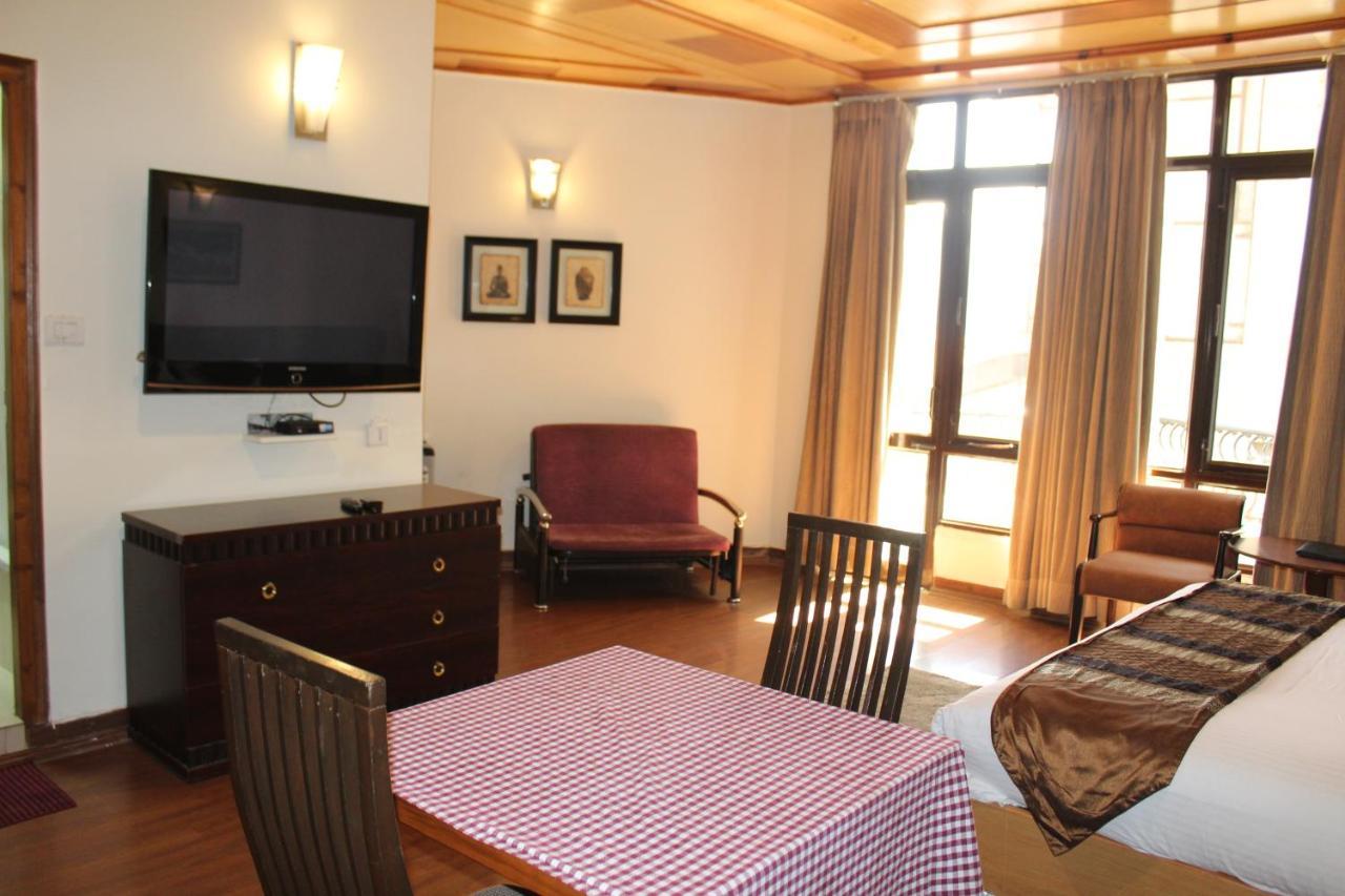 Hotel Broadways Inn Manali  Exterior photo