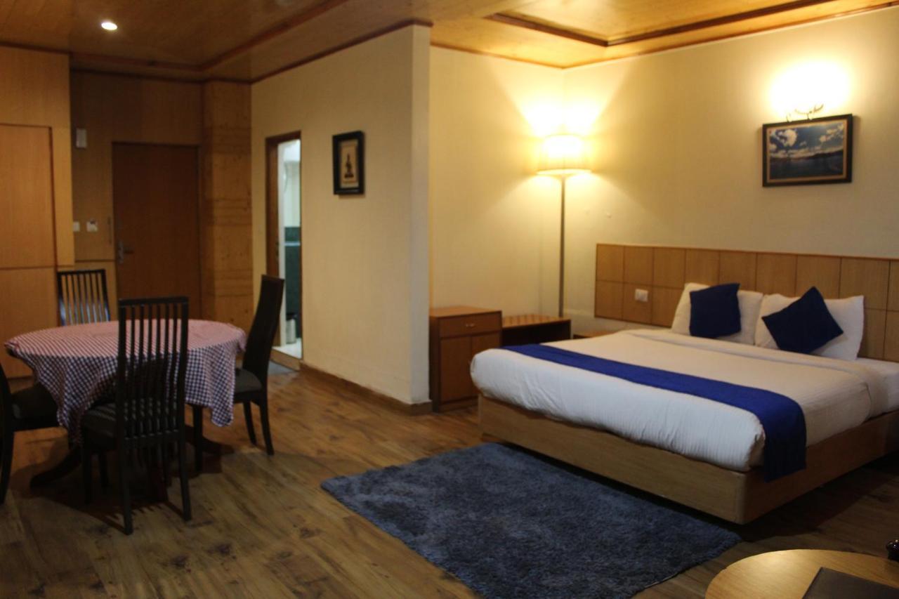 Hotel Broadways Inn Manali  Exterior photo