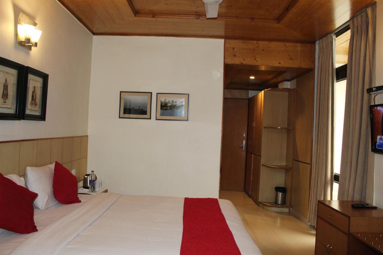 Hotel Broadways Inn Manali  Exterior photo